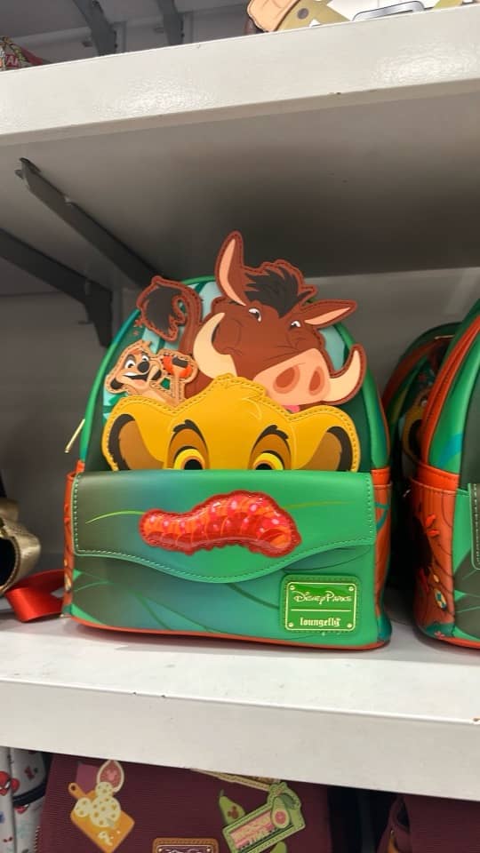 Mochila Loungefly con personajes de El Rey León - $60