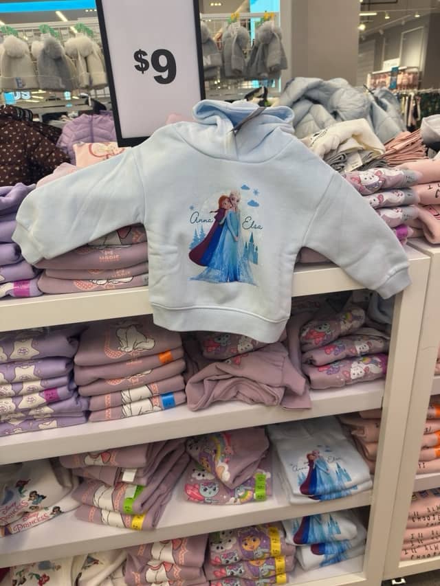 Moletons infantis Disney Frozen na Primark - $9