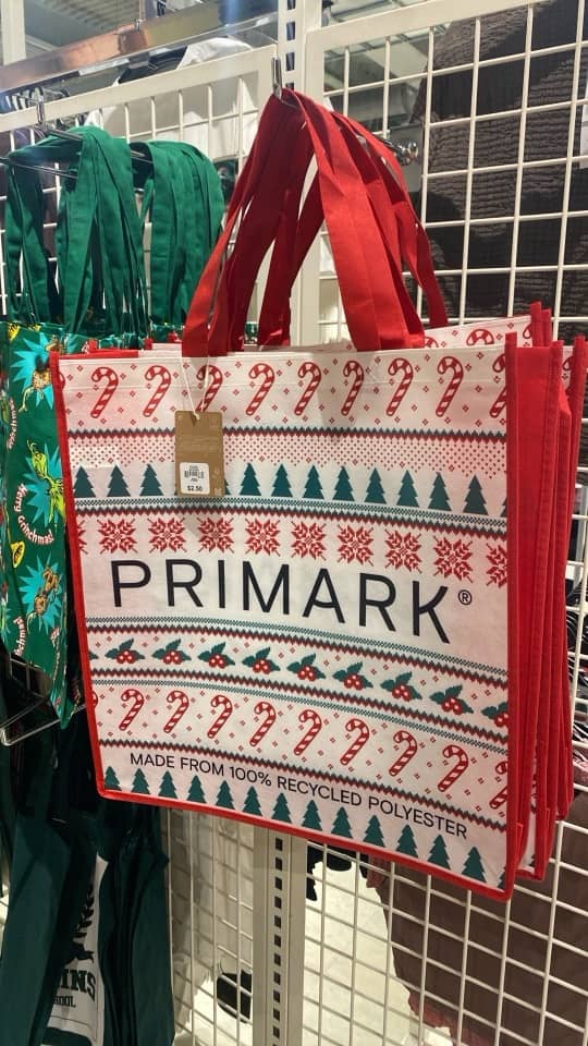 Sacola de Ano Novo da Primark de poliéster reciclado - $2.50