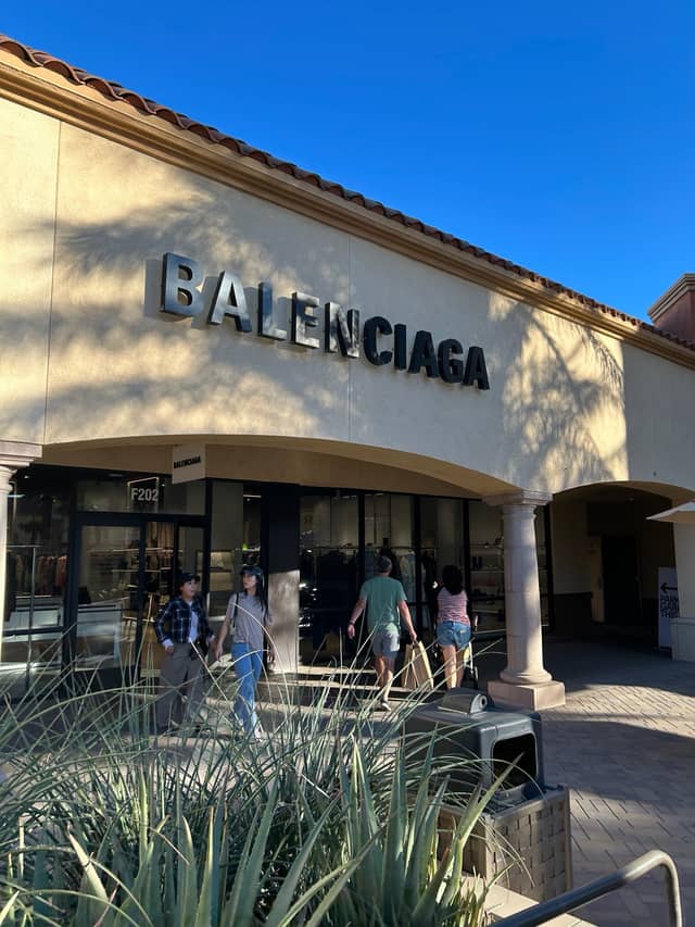 Balenciaga Outlet