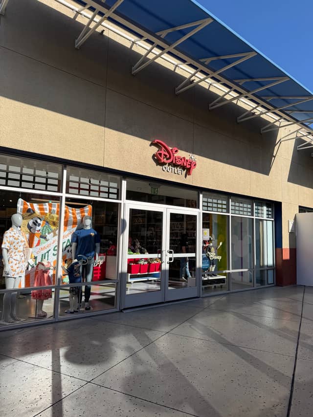 Disney Store y Disney Outlet