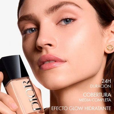 Dior — Тональный крем Forever Skin Glow 4