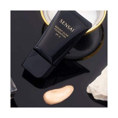 Sensai — Тональный крем Radiant Glow 4