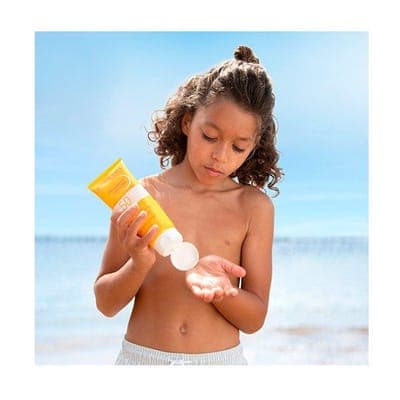 Солнцезащитное молочко Photoderm Ultra SPF50+ 2