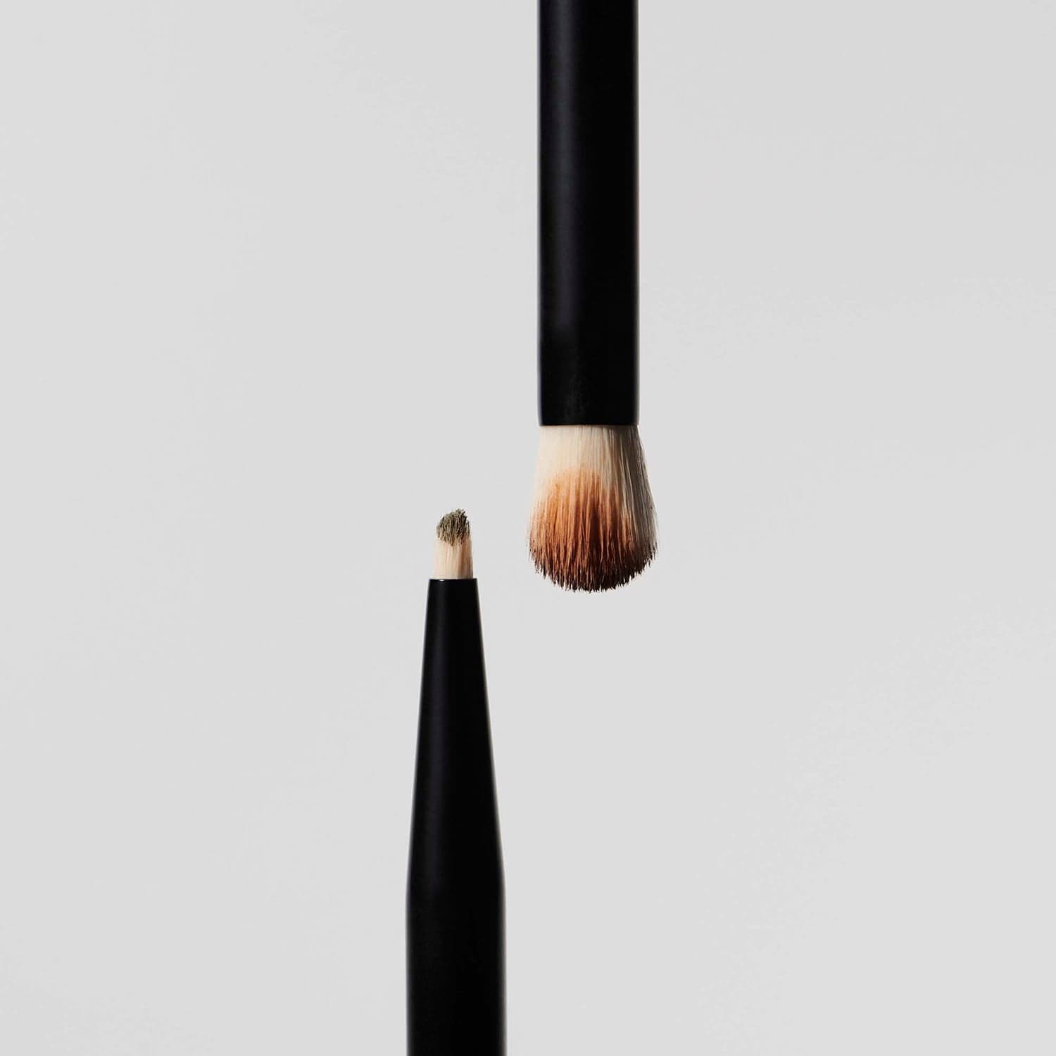 MERIT BEAUTY — Кисть для теней Brush No. 2