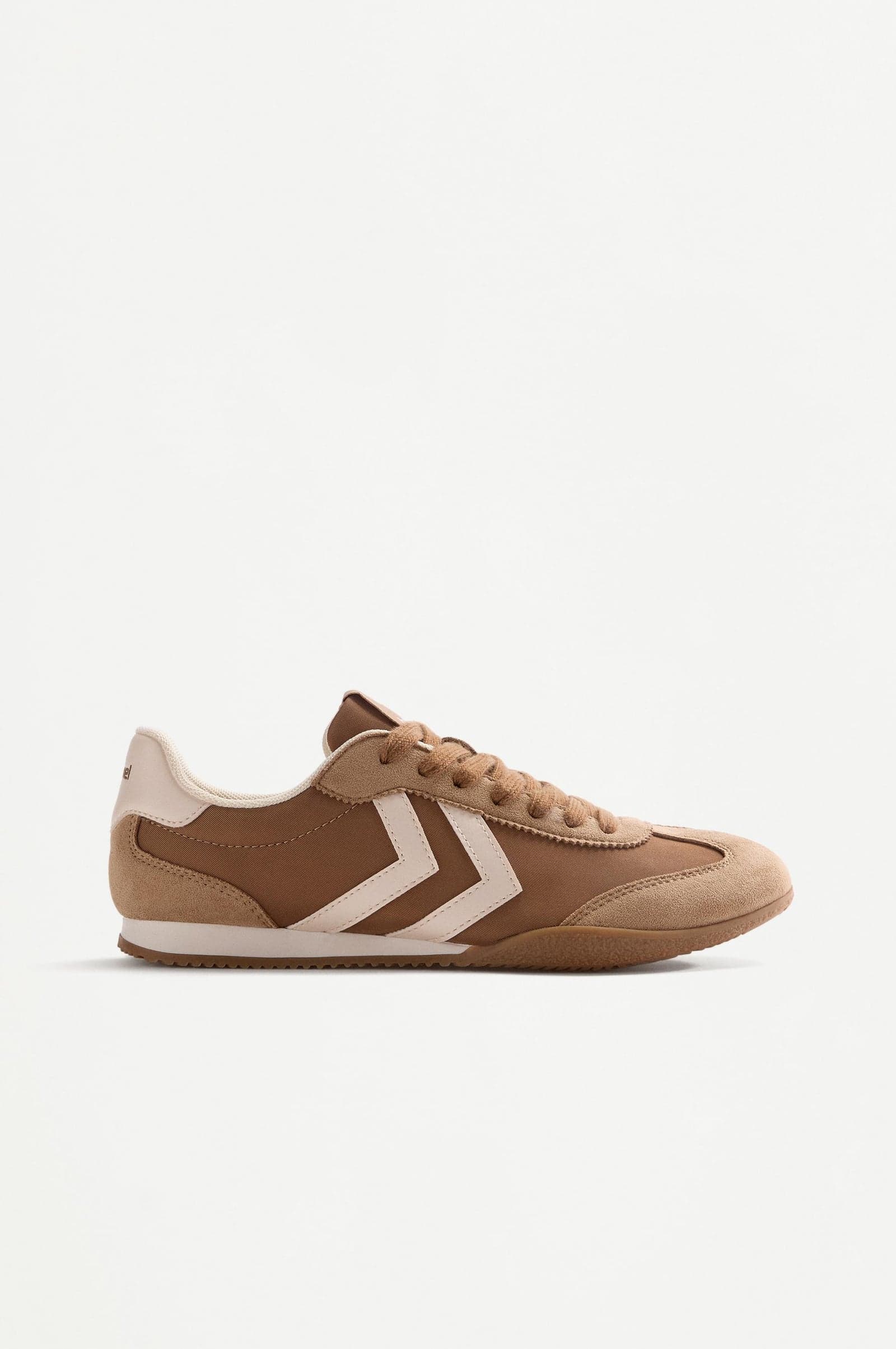 Кроссовки Hummel
