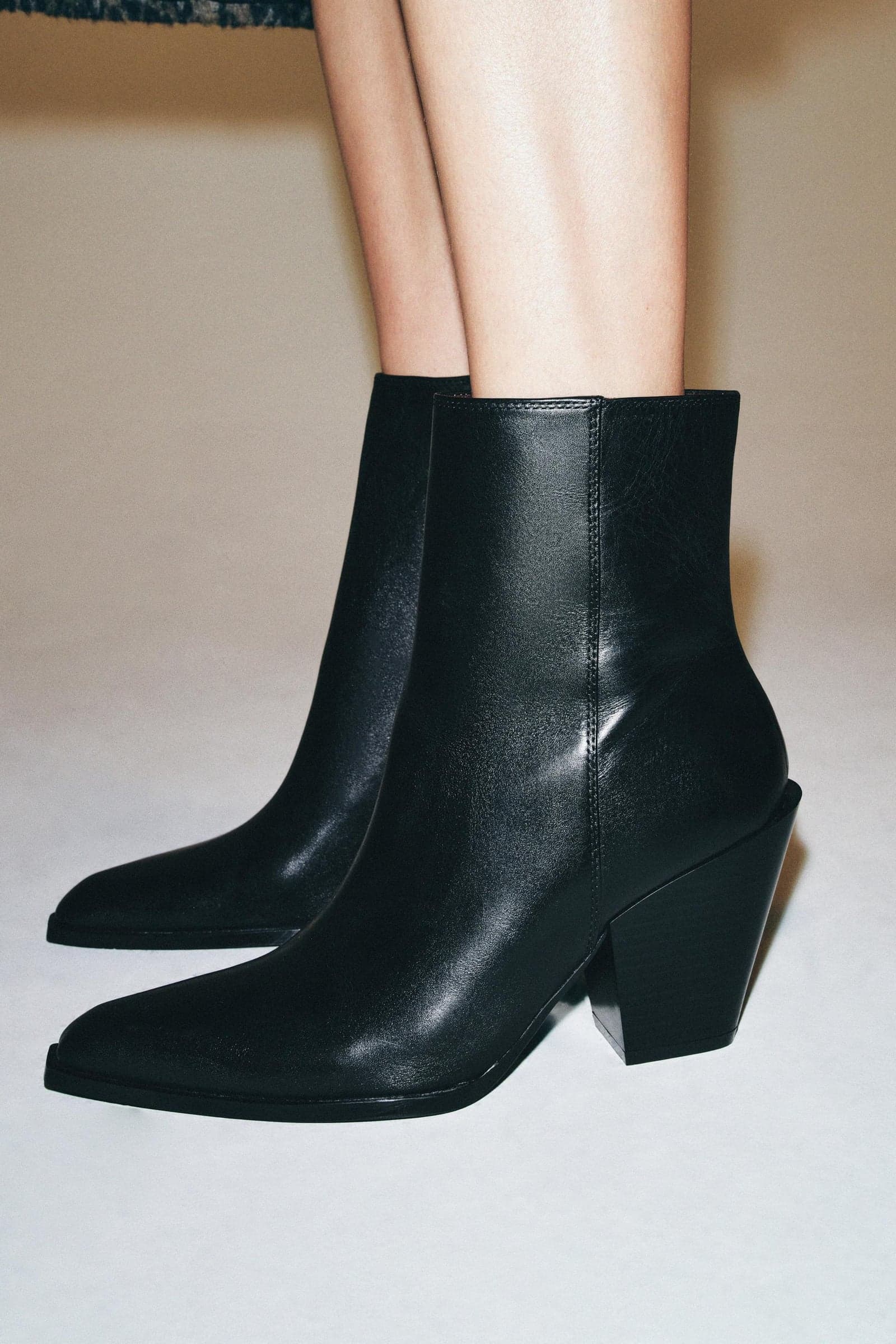 Zara — Казаки, кожа