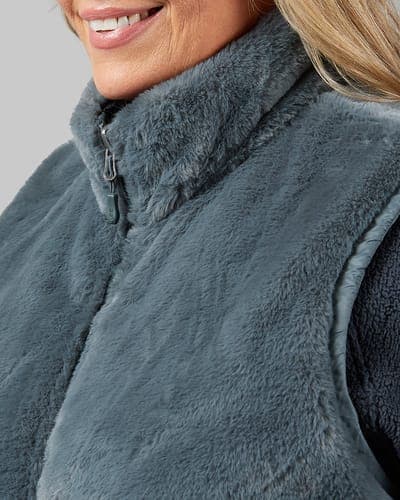 WOMEN'S REVERSIBLE LUXE FUR-LINED VEST 21