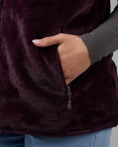 WOMEN'S REVERSIBLE LUXE FUR-LINED VEST 32