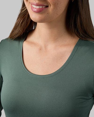 WOMEN'S LIGHTWEIGHT BASELAYER SCOOP TOP 38