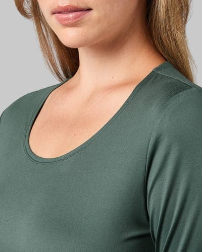 WOMEN'S LIGHTWEIGHT BASELAYER SCOOP TOP 42
