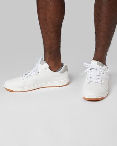 MEN'S EVERYDAY SNEAKERS 9