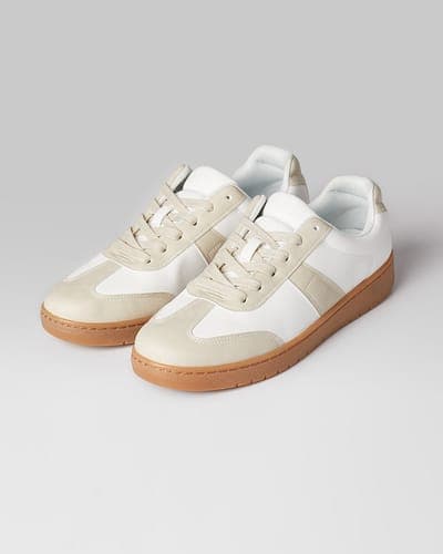 WOMEN'S EVERYDAY SNEAKERS 1