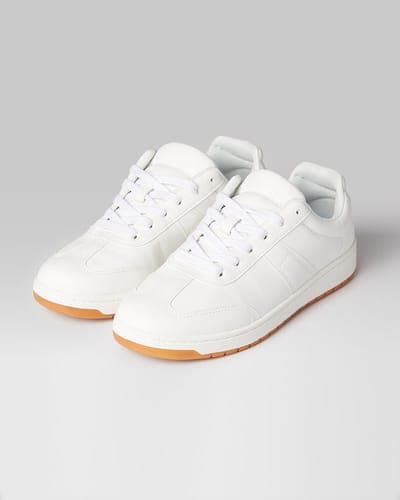 WOMEN'S EVERYDAY SNEAKERS 13
