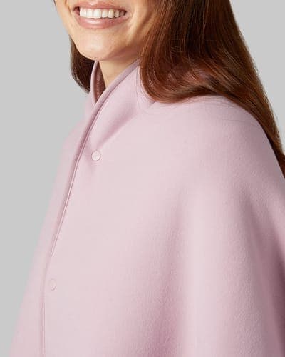 WOMEN'S FLEECE-LINED SHERPA WEARABLE BLANKET 3