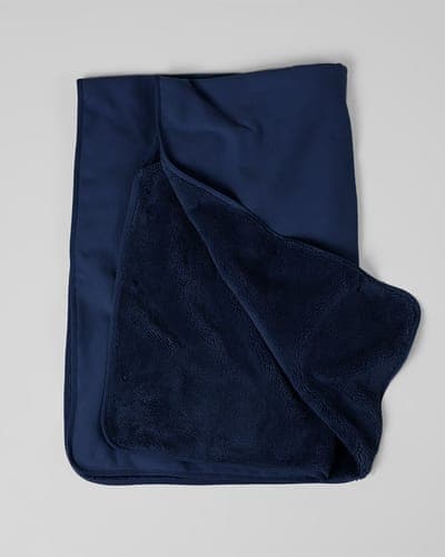WOMEN'S FLEECE-LINED SHERPA WEARABLE BLANKET 14