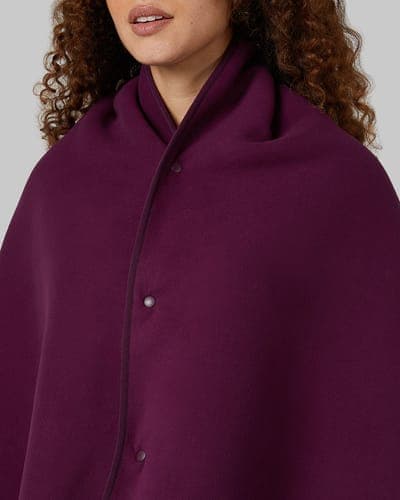 WOMEN'S FLEECE-LINED SHERPA WEARABLE BLANKET 21