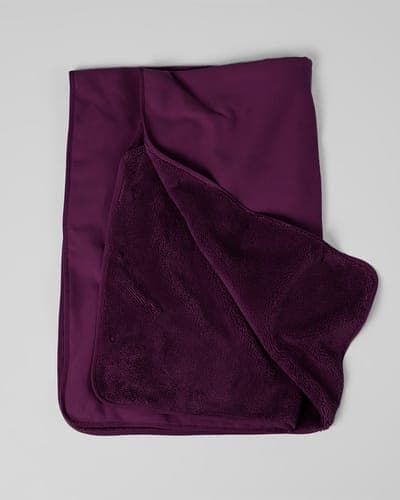 WOMEN'S FLEECE-LINED SHERPA WEARABLE BLANKET 20