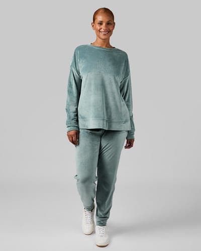 WOMEN'S VELOUR LUXE RIB CREW TOP 16