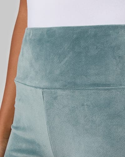 WOMEN'S HIGH-WAIST SOFT VELOUR FLARE PANT 10