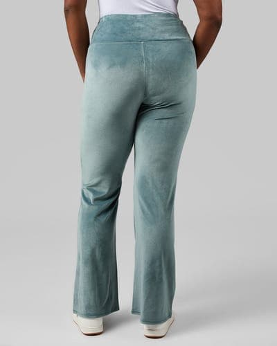 WOMEN'S HIGH-WAIST SOFT VELOUR FLARE PANT 15