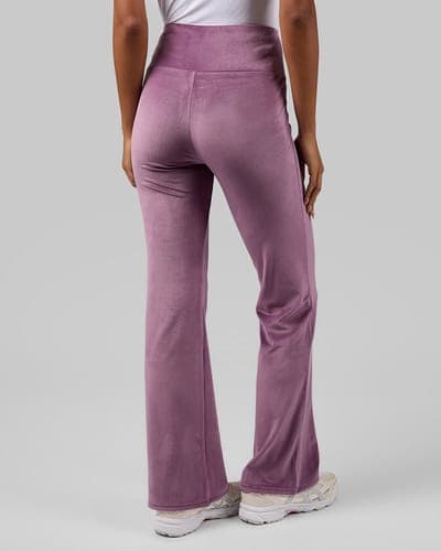 WOMEN'S HIGH-WAIST SOFT VELOUR FLARE PANT 27