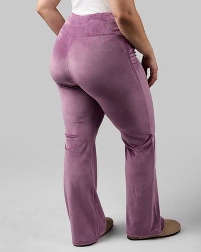 WOMEN'S HIGH-WAIST SOFT VELOUR FLARE PANT 31