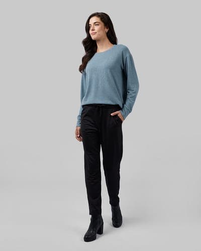 WOMEN'S SOFT SWEATER KNIT CREW TOP 24