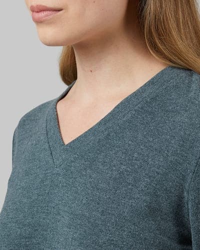 WOMEN'S SOFT SWEATER KNIT VNECK TOP 14