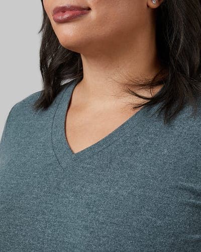 WOMEN'S SOFT SWEATER KNIT VNECK TOP 18