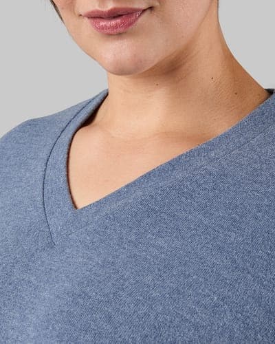 WOMEN'S SOFT SWEATER KNIT VNECK TOP 26