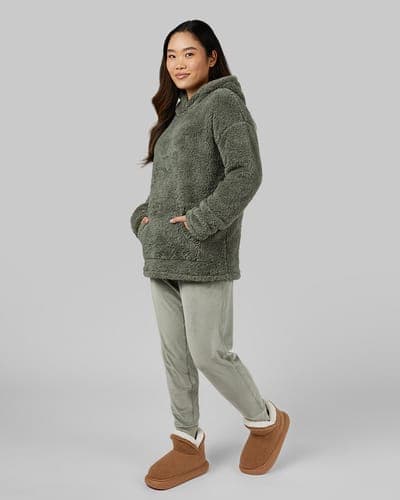 WOMEN'S SOFT SHERPA PULLOVER HOODIE 18