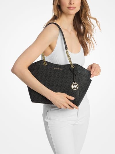Jet Set Large Signature Logo Shoulder Bag 12