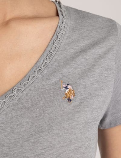 SCALLOP TRIM V-NECK T-SHIRT 2
