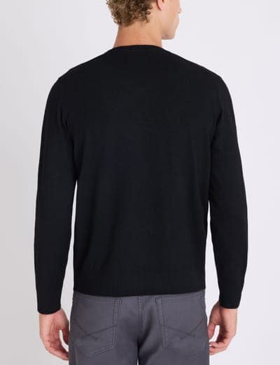 SOFT V-NECK SWEATER 11