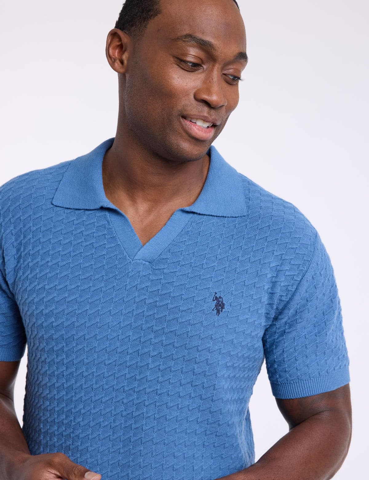 JOHNNY COLLAR MICRO HONEYCOMB SWEATER POLO SHIRT