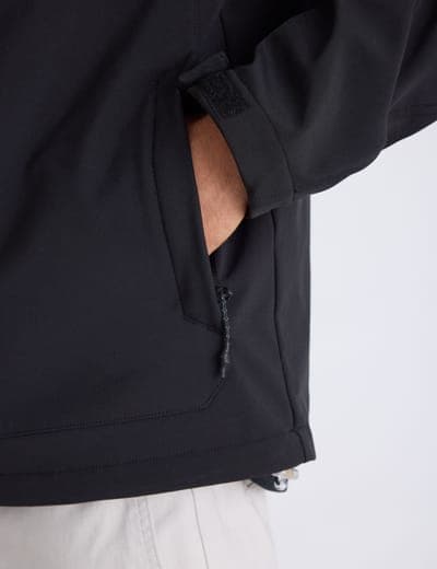 BONDED SOFTSHELL FLAG TREK JACKET 10
