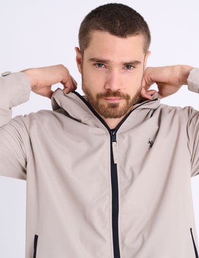HOODED WINDBREAKER 23