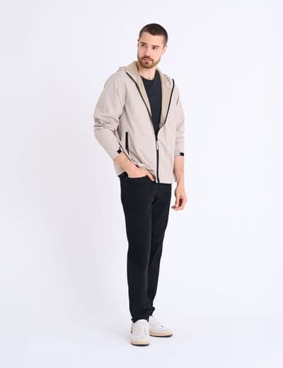 HOODED WINDBREAKER 26