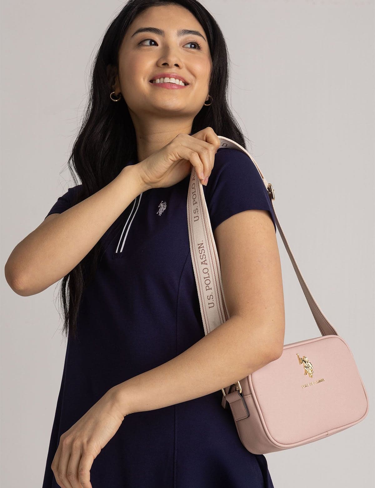 CLASSIC ZIP CROSSBODY BAG