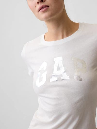 Gap Logo T-Shirt 8