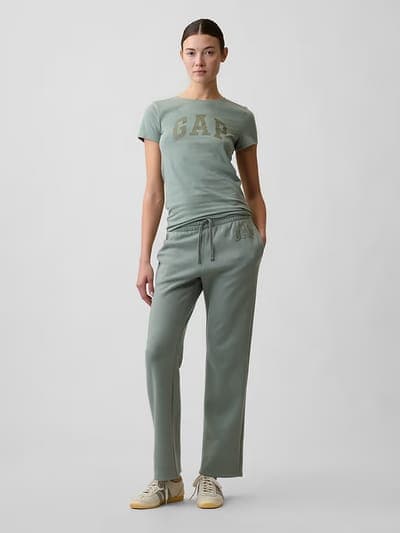 Gap Logo T-Shirt 11