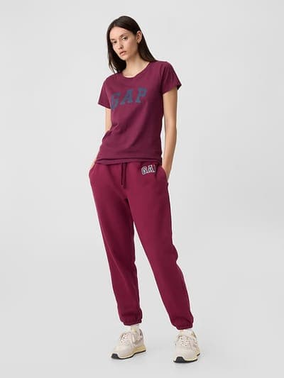 Gap Logo T-Shirt 6