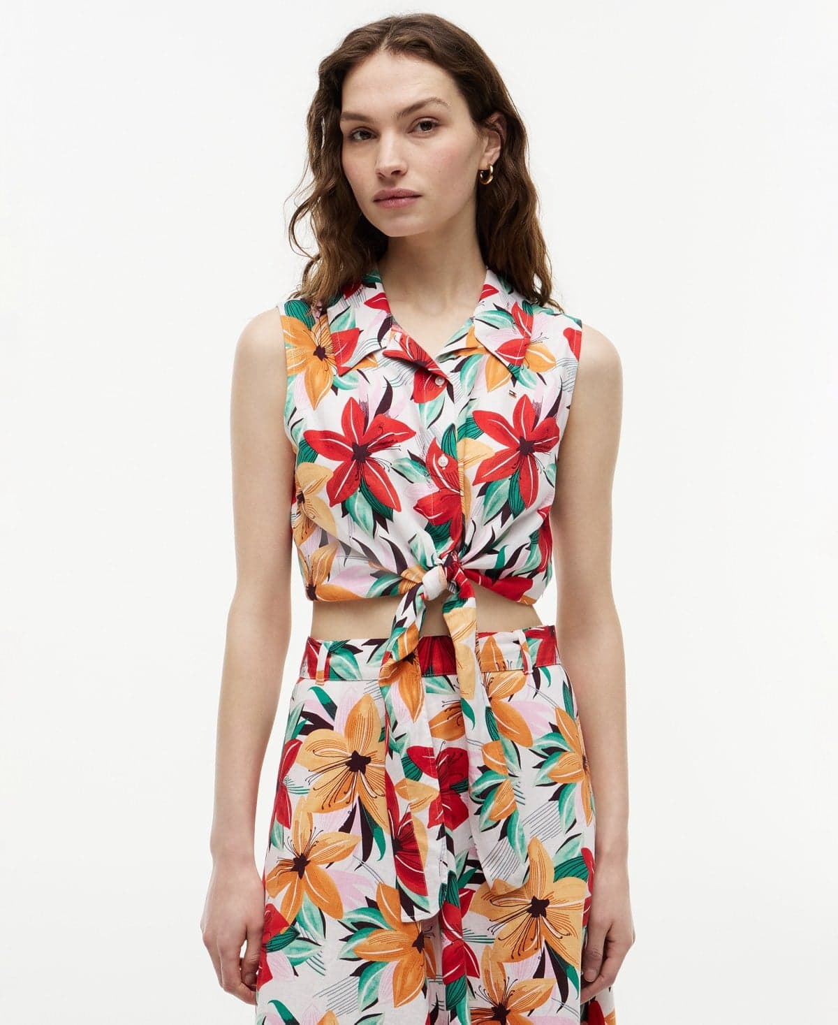 Women's Linen Knotted Collared Top