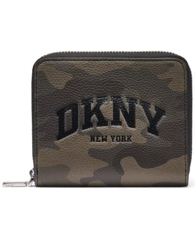 Women's Hadlee Zipper Around Wallet 1