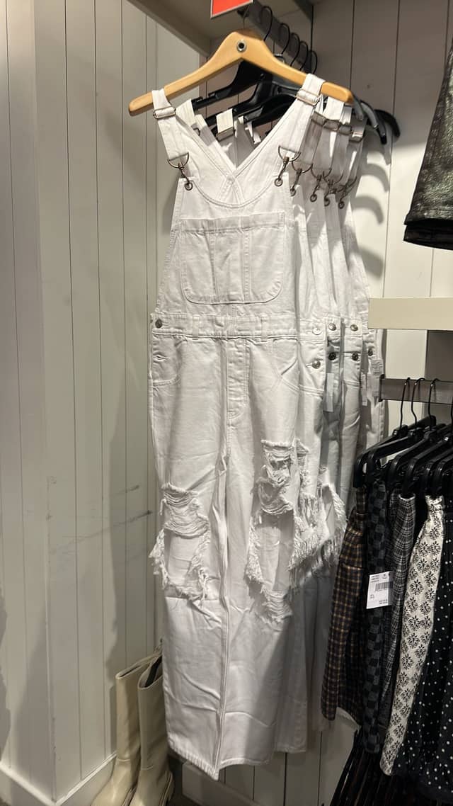 Актуальные белые комбинезоны · American Eagle