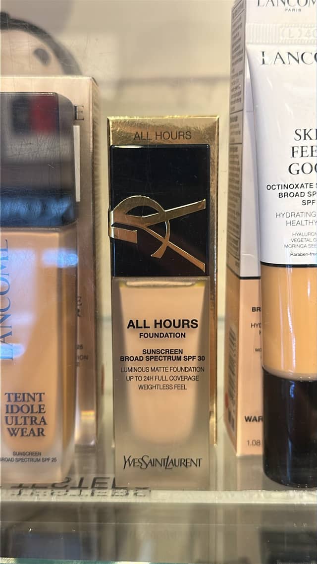 Основa для макияжа Yves Saint Laurent All Hours · Luxury Beauty Store