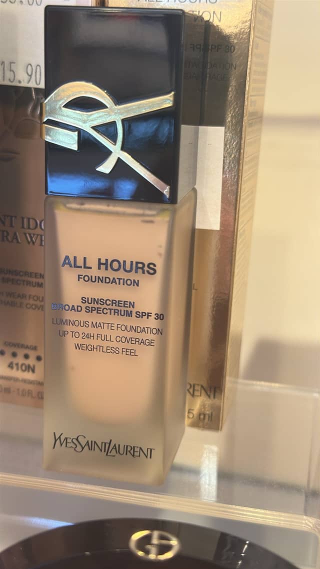 Тональный крем Yves Saint Laurent All Hours · Luxury Beauty Store
