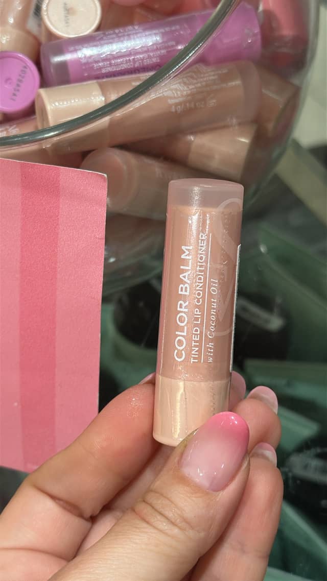 Тинтованный бальзам для губ Color Balm