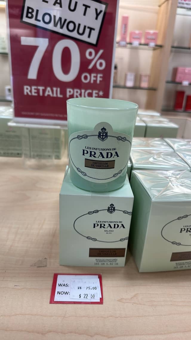 Ароматная свеча Prada ваниль · Luxury Beauty Store